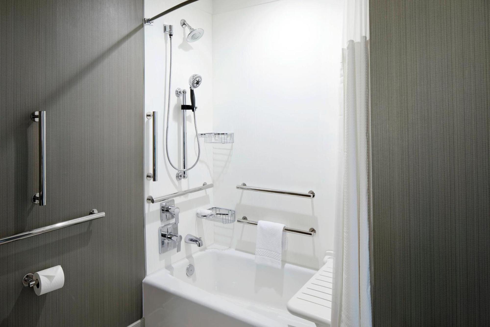 Готель Courtyard By Marriott Houston Intercontinental Airport Екстер'єр фото