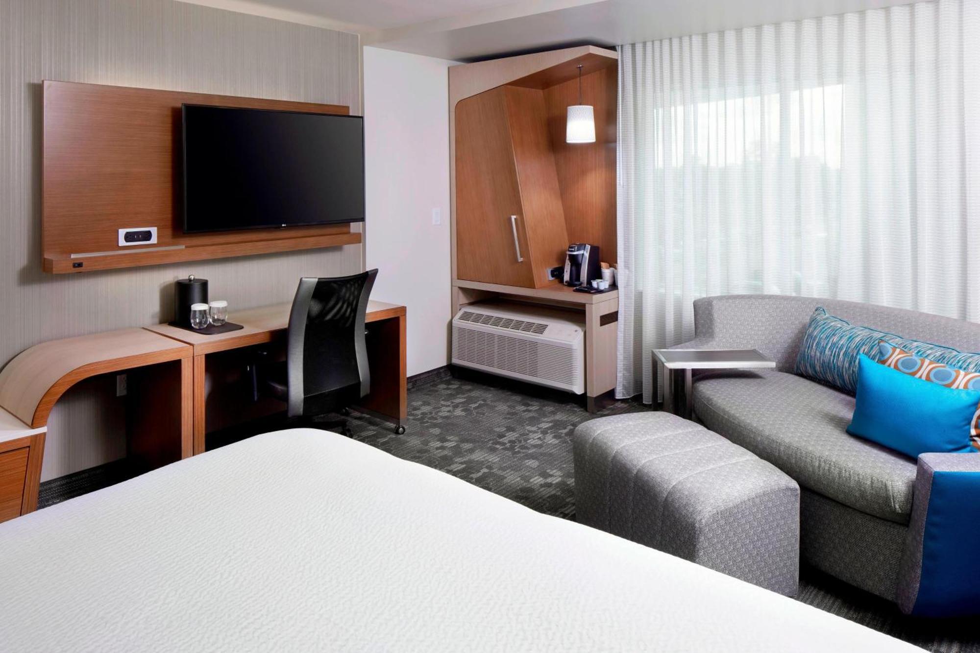 Готель Courtyard By Marriott Houston Intercontinental Airport Екстер'єр фото
