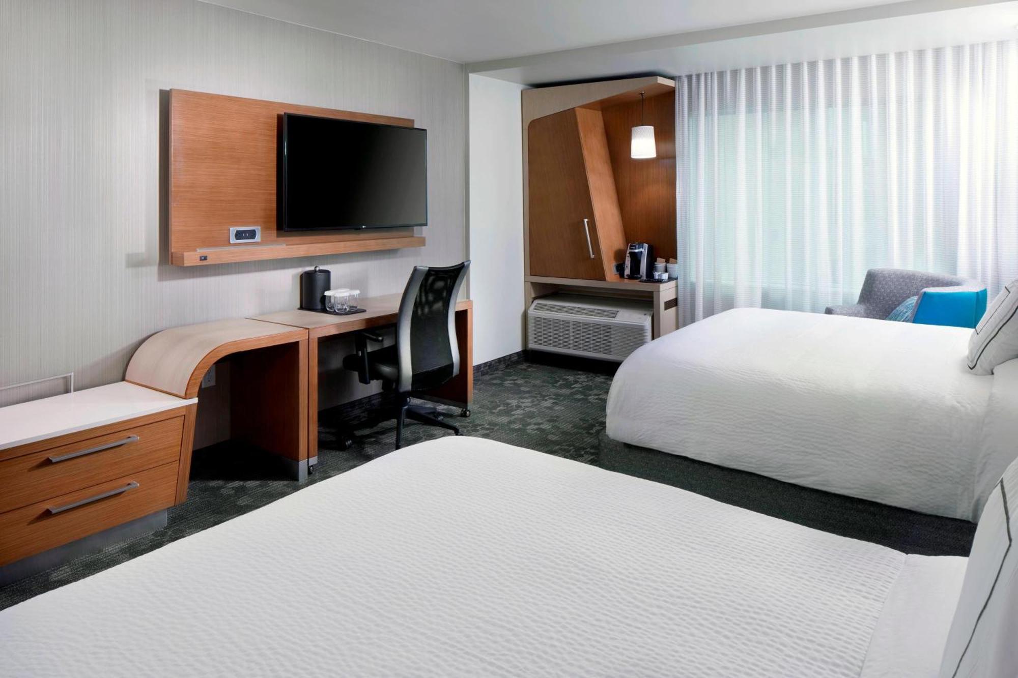 Готель Courtyard By Marriott Houston Intercontinental Airport Екстер'єр фото
