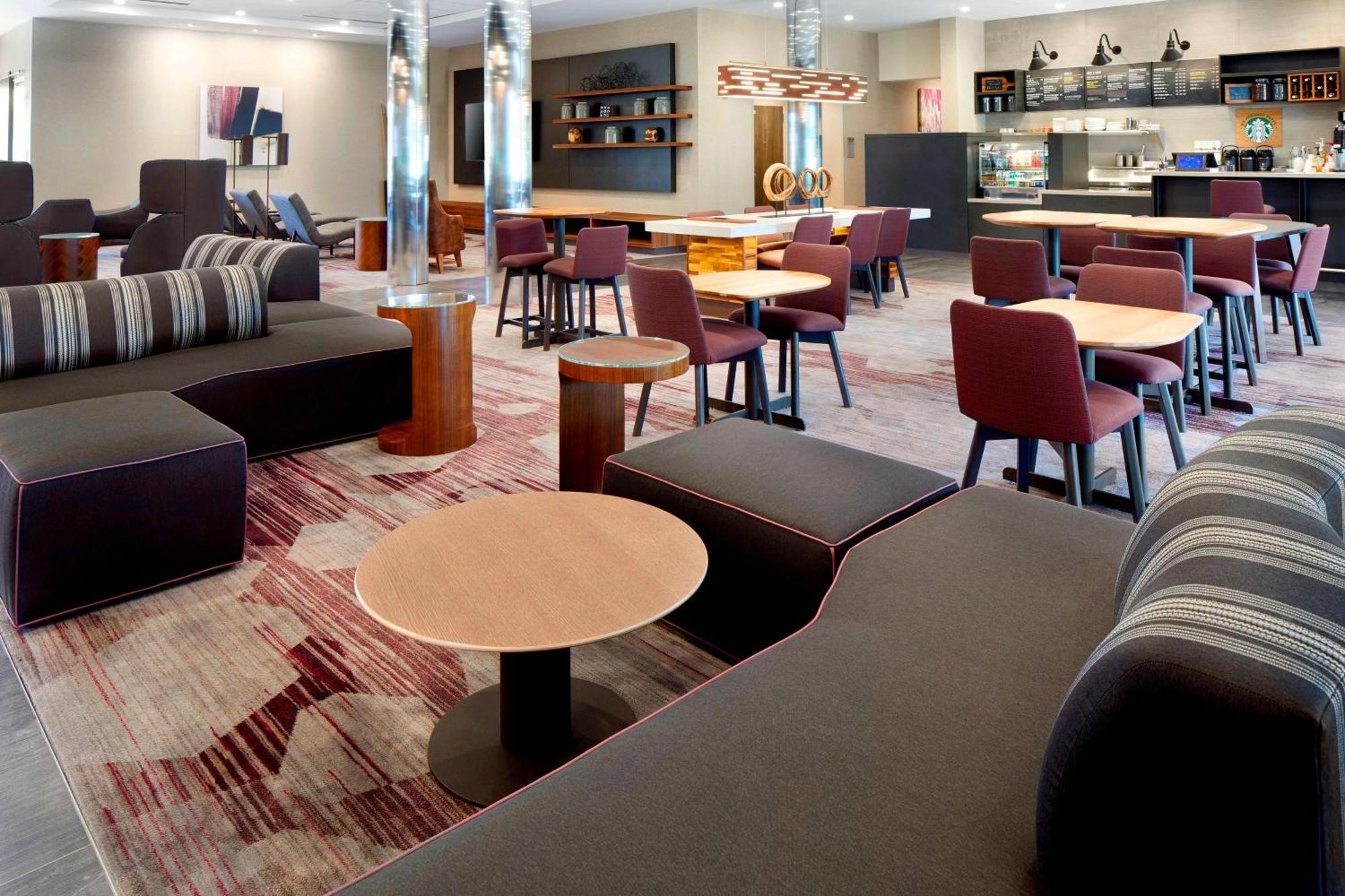 Готель Courtyard By Marriott Houston Intercontinental Airport Екстер'єр фото